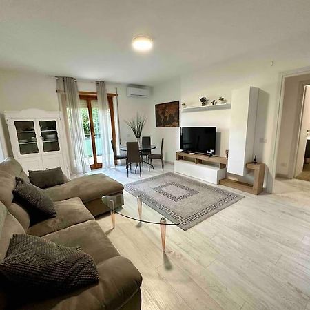 Appartamento Luminoso Domus Eur Rome Exterior photo